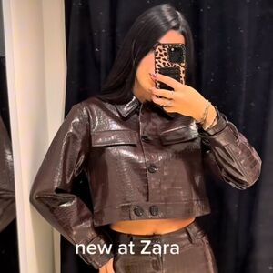 TREND NEW ! ZARA 2025 COLLECTION JACKET 
🚨FIRM PRICE NO DISCOUNT ON THIS JACKET